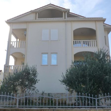 Apartment Adrijana Novalja Exteriör bild
