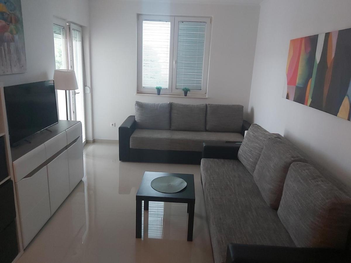 Apartment Adrijana Novalja Exteriör bild
